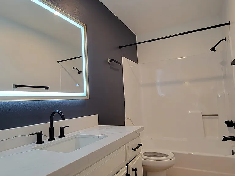 6228 Fulton Ave — Photo 5