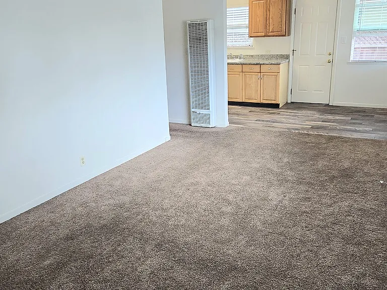 1358 Jefferson Ave — Photo 9