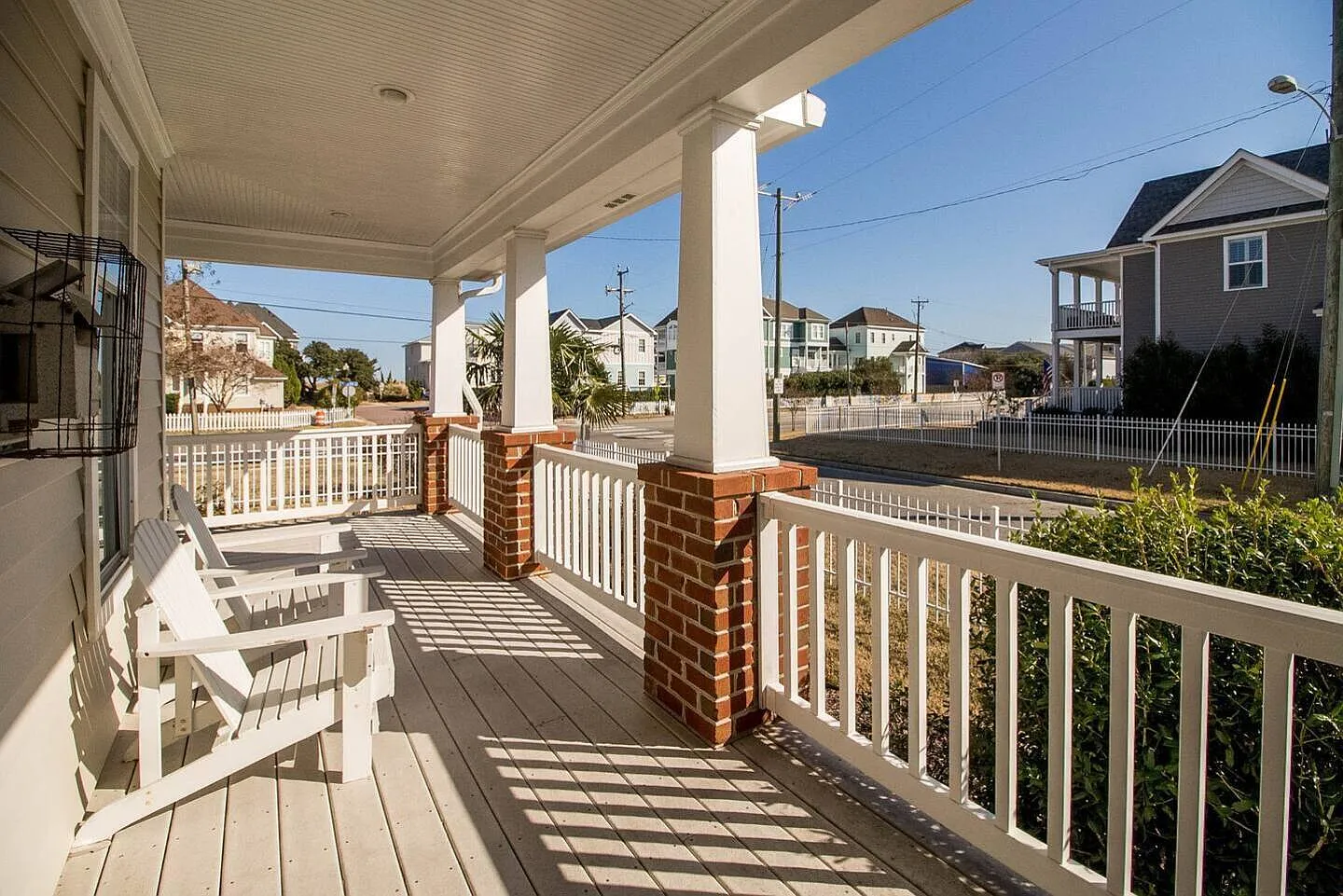4 bed, 2.5 bath, 2499 sqft, $5,490 — Photo 4