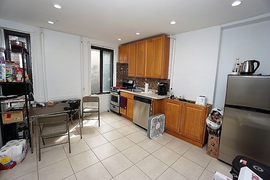 1st image of 144 1st Ave #2