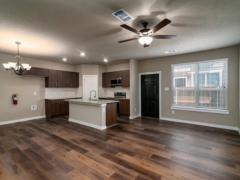 635 Wheatfield Dr — Photo 2