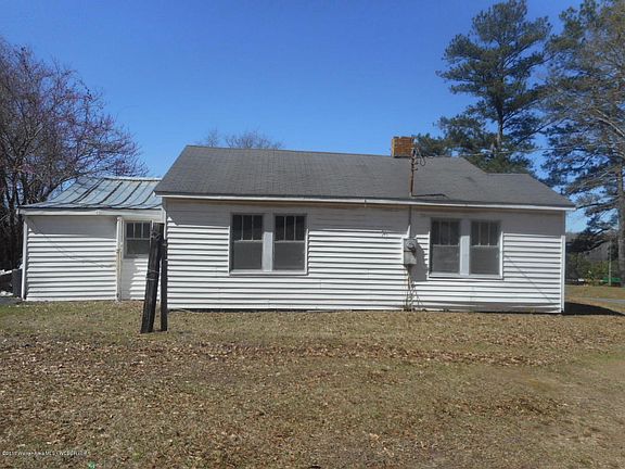 4th image of 277 Moss St