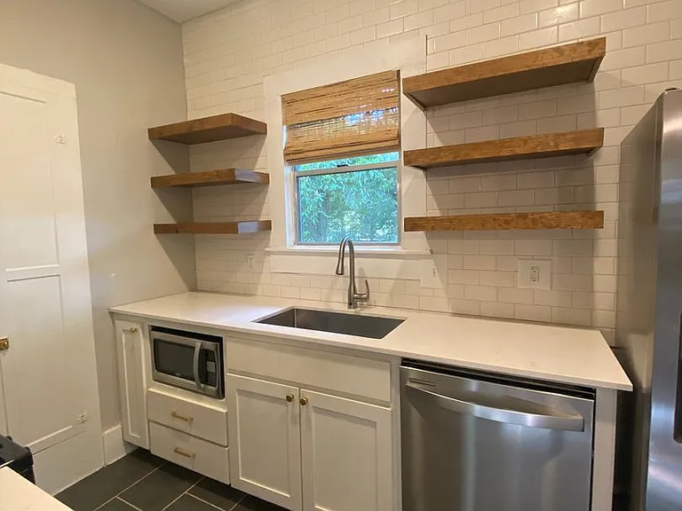113 E 8th Ave — Photo 5