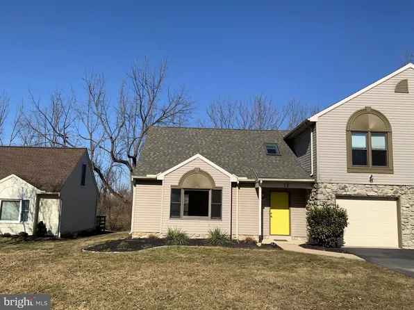 12 Farm Ln, Ephrata, PA 17522