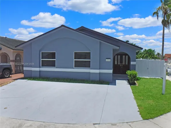 2896 W 73rd St, Hialeah, FL 33018