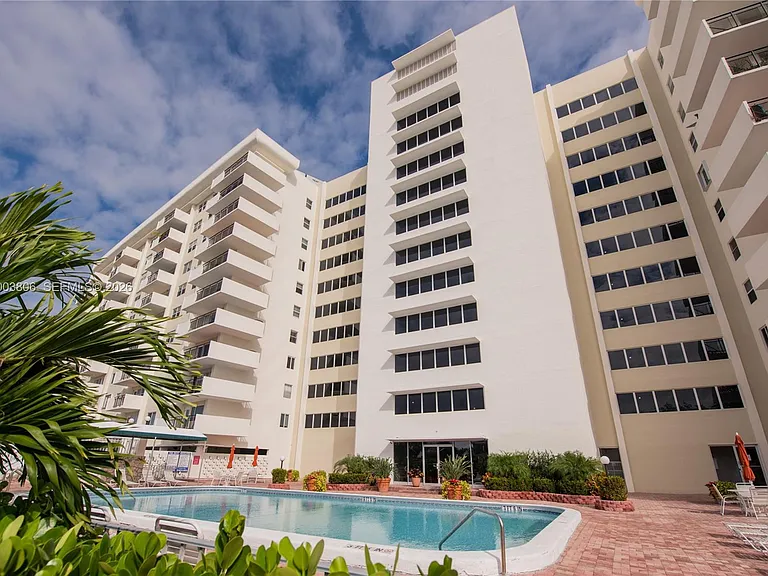 401 Golden Isles Dr #1011 — Photo 35