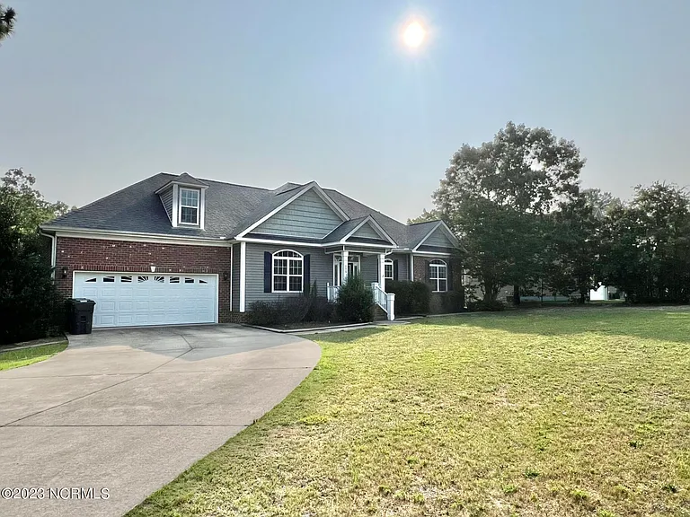 206 Sandy Springs Rd — Photo 2