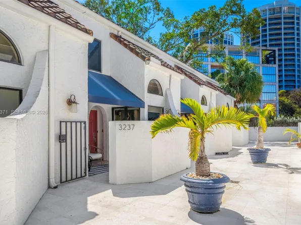 3237 Mary St #6, Miami, FL 33133
