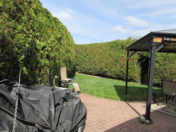 2nd image of 415 Commonwealth Rd #34