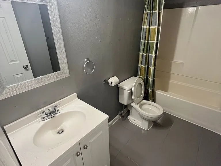 218 W 205 N — Photo 6