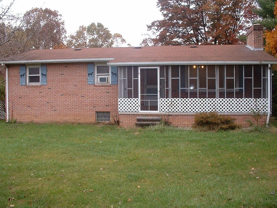 Front view - screened porch