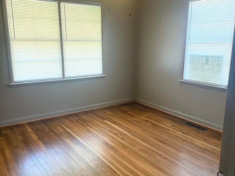 937 Center Way SW — Photo 6