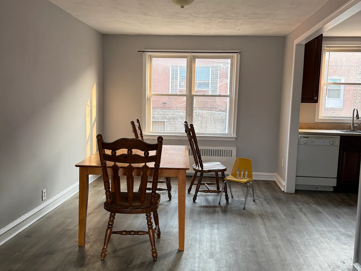 3 bed, 1080 sqft, $1,550 — Photo 2