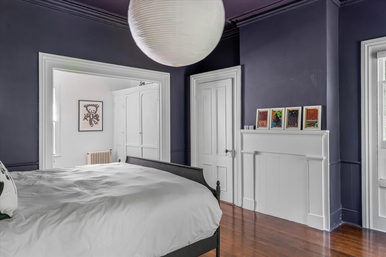  Ensuite primary bedroom w/ dressing room