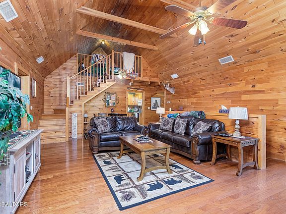 3rd image of 3469 Sugar Maple Loop Rd