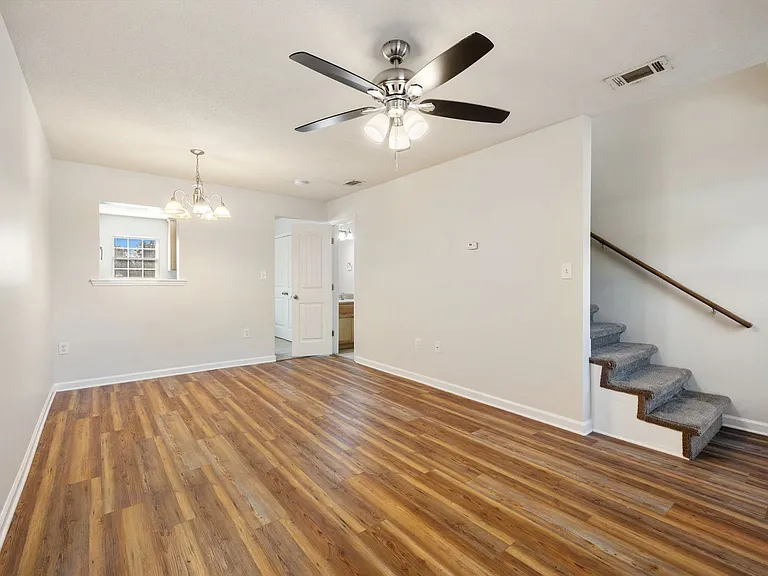 Beautiful 2bedroom 2.5 bath Townhome — Photo 21