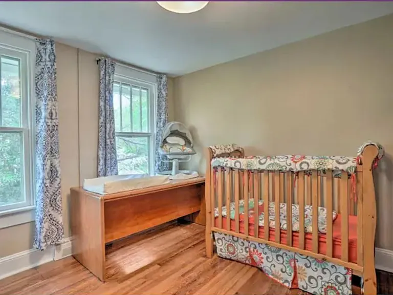 502 S George St — Photo 18
