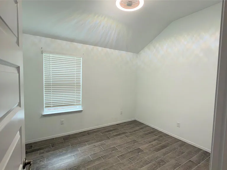 128 Riverhill Dr — Photo 14