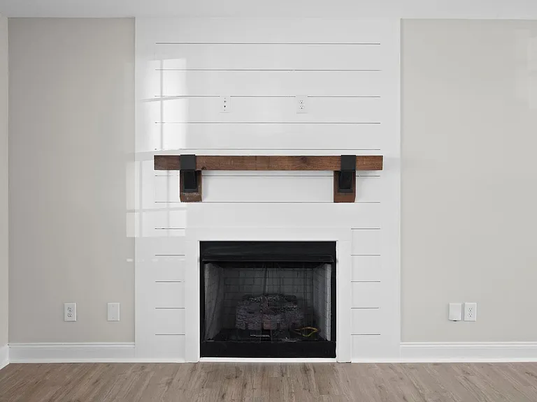 1385 Sussex Dr — Photo 15