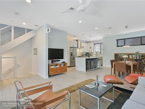 4th image of 835 NE 17th Ter #6