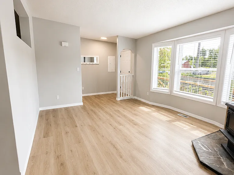 6408 N Altamont St — Photo 4