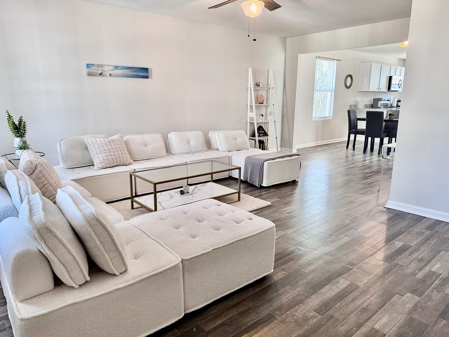 3 bed, 2.5 bath, 1517 sqft, $2,600 — Photo 2