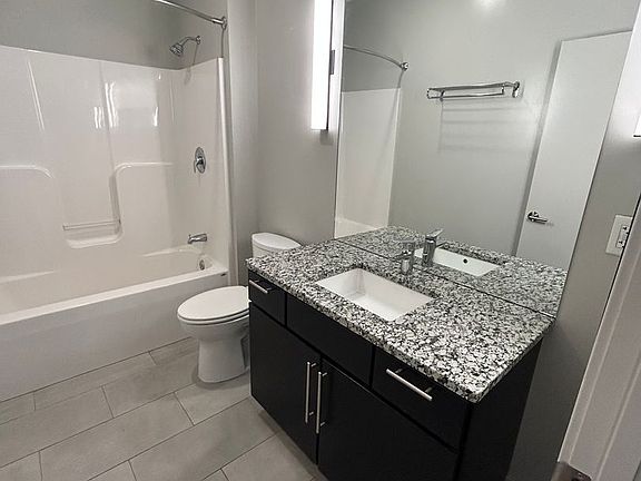 5th image of 905 Broadway Blvd APT 304
