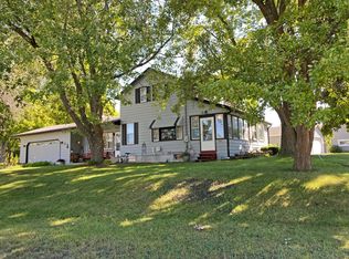 559 W Wisconsin Ave, Pewaukee, WI 53072