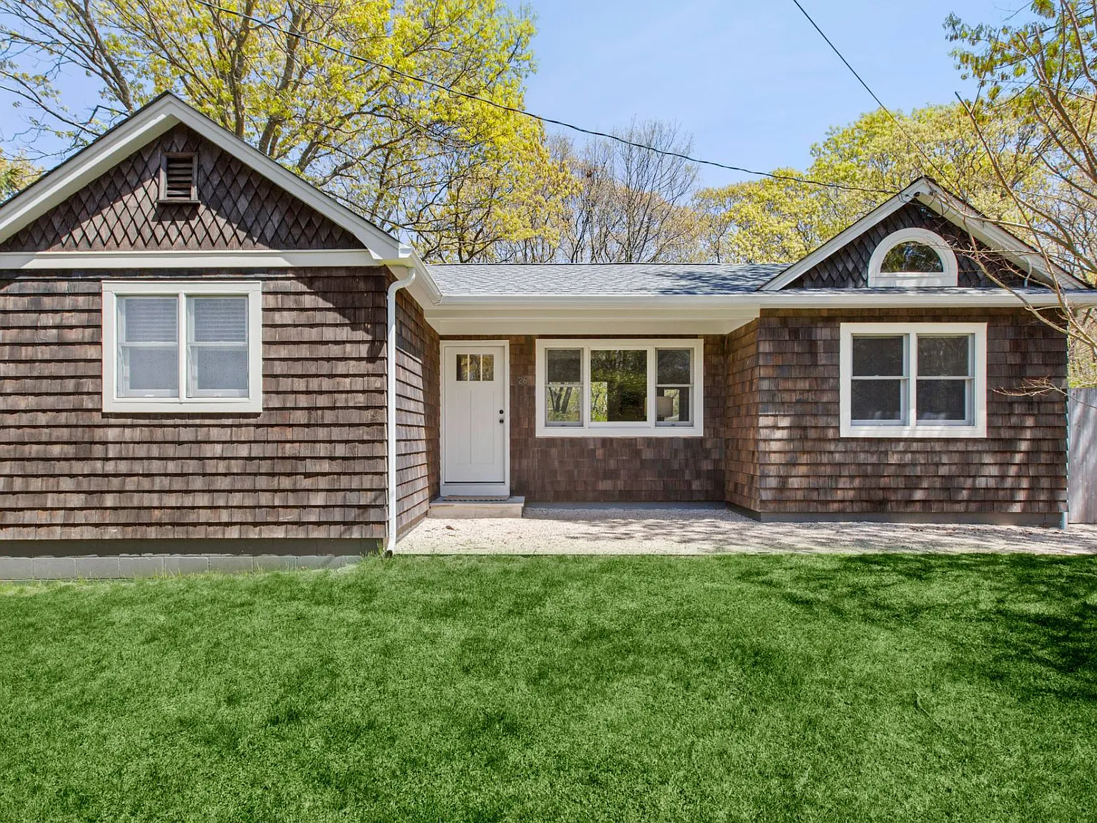 Mid Century Modern Cottage — Photo 1
