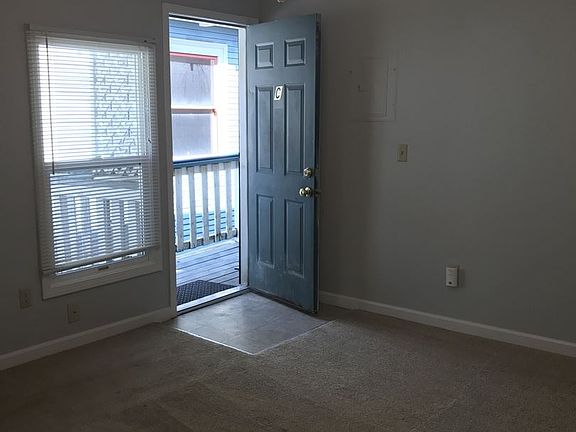 4th image of 922 E St APT C