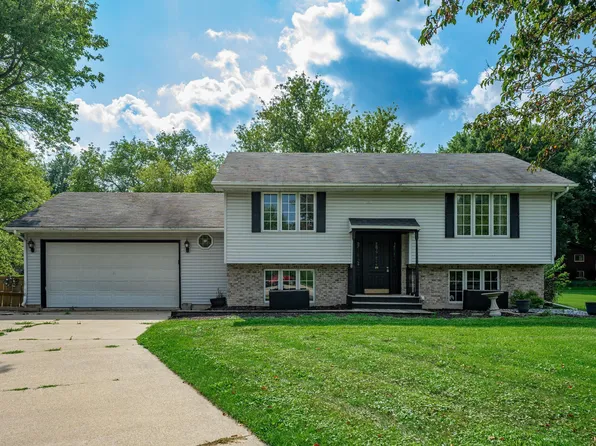 211 Brandywine Dr SE, Poplar Grove, IL 61065