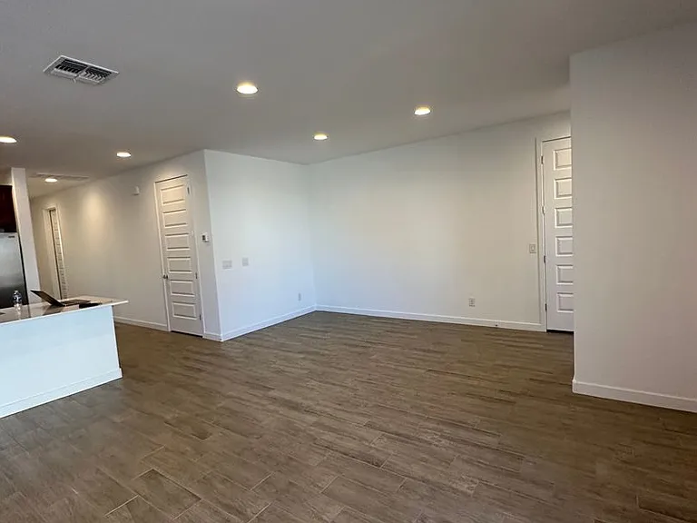 3228 W Morning Vista Ln — Photo 9