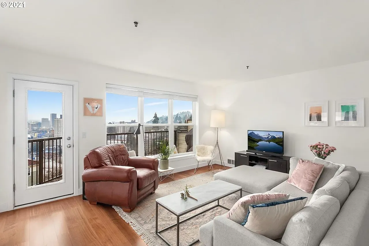 2 bed, 1.5 bath, 1068 sqft, $2,800 — Photo 3