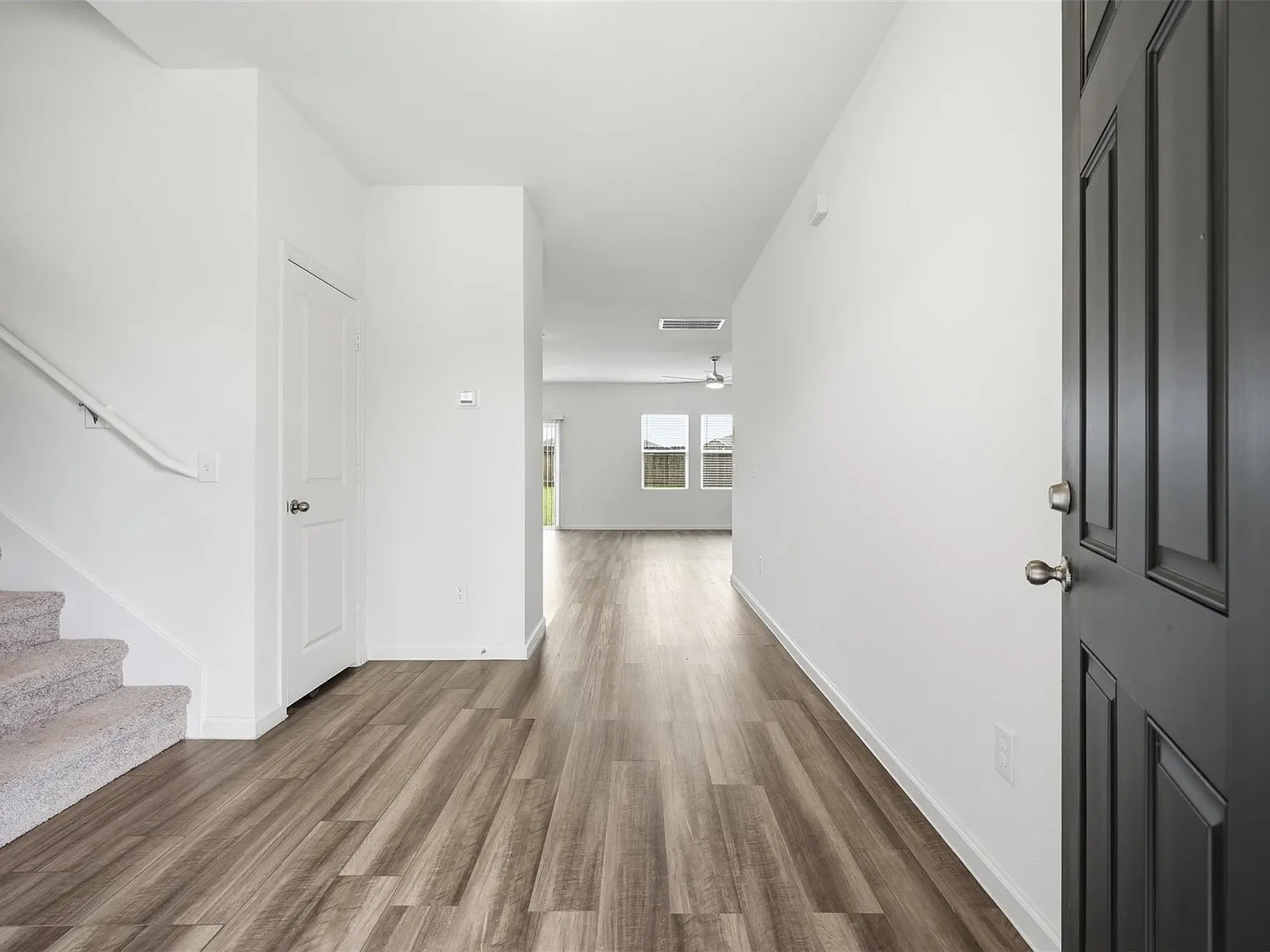 5 bed, 3.0 bath, 2722 sqft, $2,550 — Photo 4