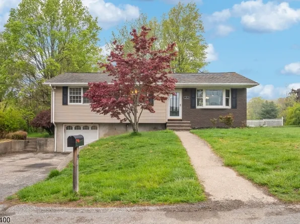 9 Jackson Ave, Vernon Twp., NJ 07462