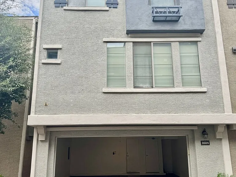 2402 E 5th St #1604 — Photo 32