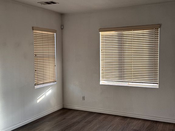 3rd image of 14031 Crystal St