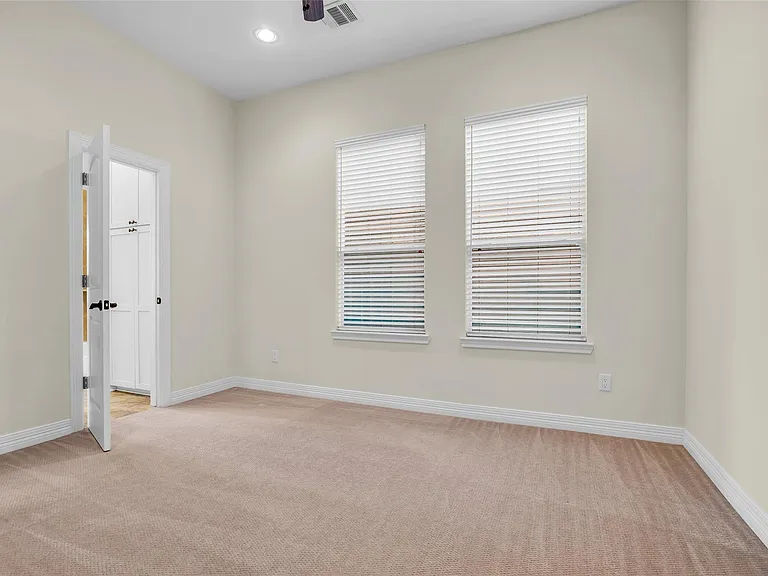 1423 Colorado St — Photo 18