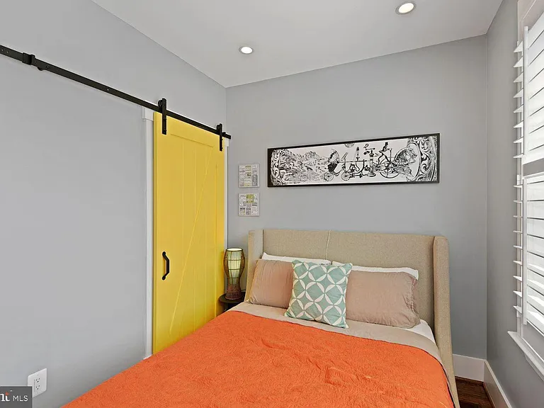 509 Franklin St NE #1 — Photo 15