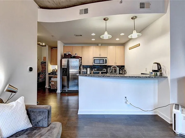 400 W Peachtree St NW #711 — Photo 10