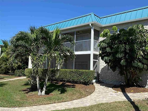 2nd image of 827 E Gulf Dr Unit J3