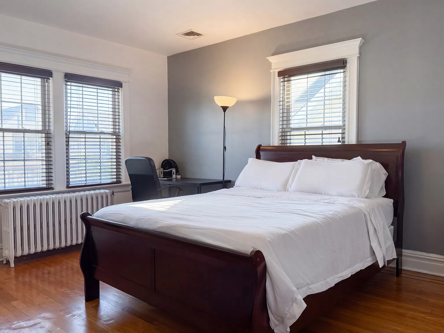 3 bed, 2.5 bath, 1650 sqft, $5,850 — Photo 3