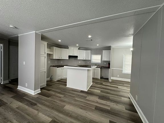 4th image of 9409 Paradise Dr #195