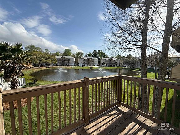 4th image of 4 Yacht Club Dr APT 9