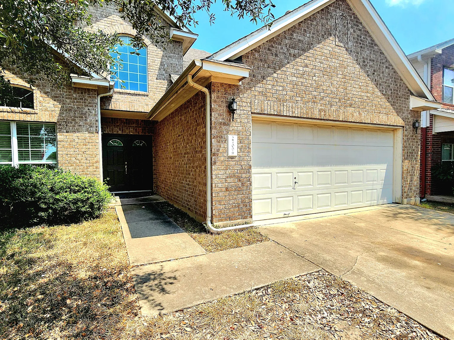 4 bed, 2.5 bath, 2181 sqft, $2,250 — Photo 1