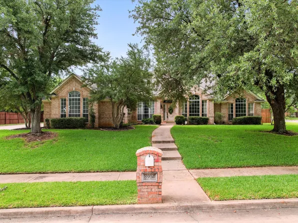 8904 Thornway Dr, North Richland Hills, TX 76182