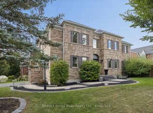 10 Windbreak Cres, Whitby, ON L1P 1P8
