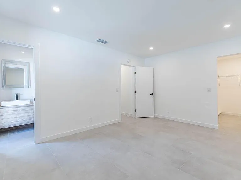 2712 Lake Ida Rd — Photo 24