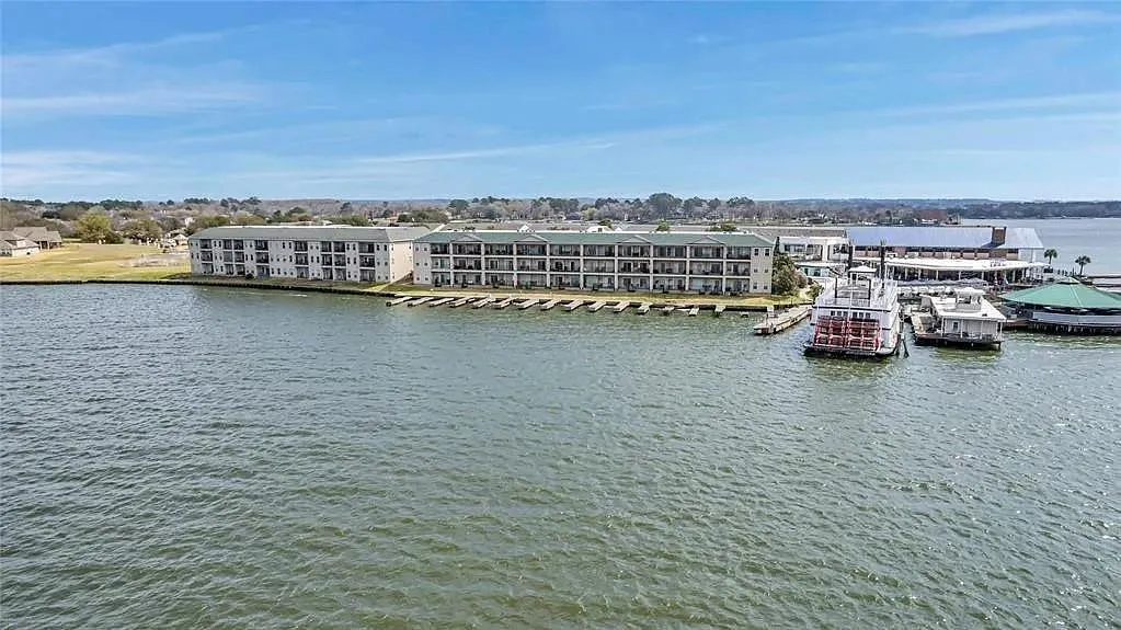 2 bed, 2.0 bath, 1188 sqft, $1,700 — Photo 2