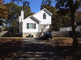 11 Clover St, Mastic, NY 11950